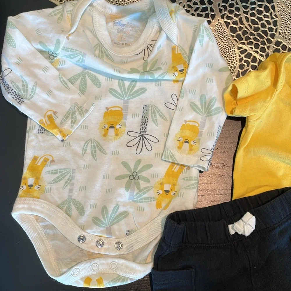 🩵 BUNDLE OF 3 Baby Boy SZ 0-3M  Disney, Sterling Baby, Carters All Like New
